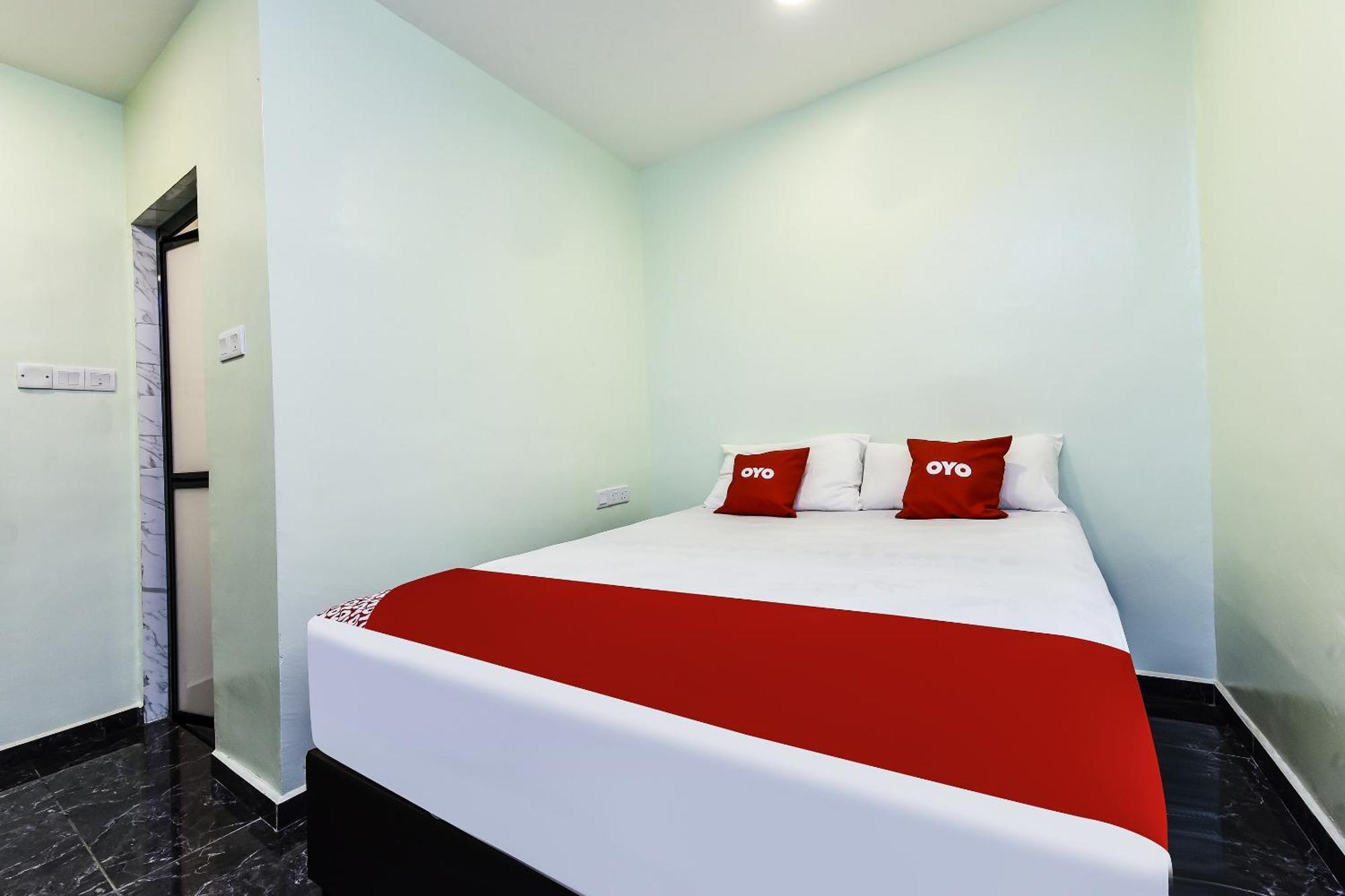 Oyo 90445 Th Hotel Bahau Eksteriør billede