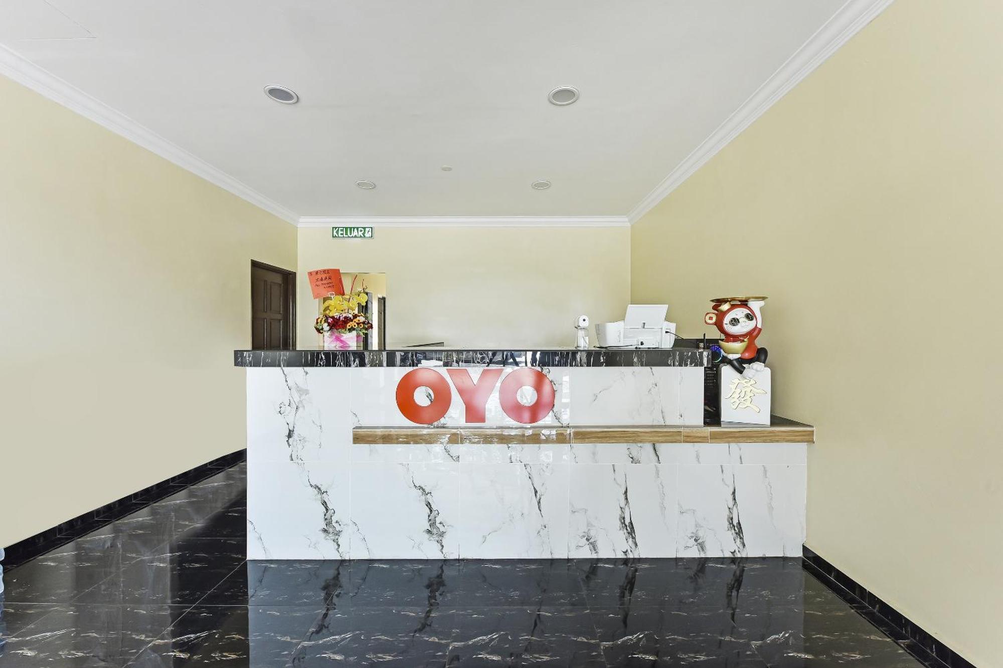 Oyo 90445 Th Hotel Bahau Eksteriør billede